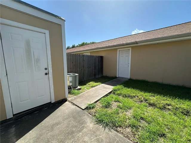 $1,100 | 4917 Delwood Street, Unit B4, Corpus Christi, TX 78413