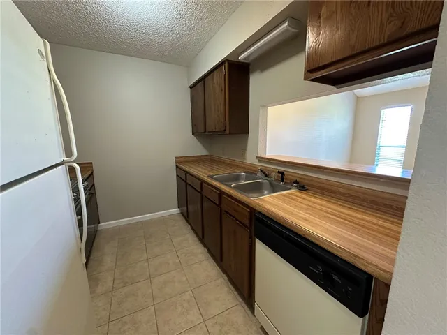 $1,100 | 4917 Delwood Street, Unit B4, Corpus Christi, TX 78413