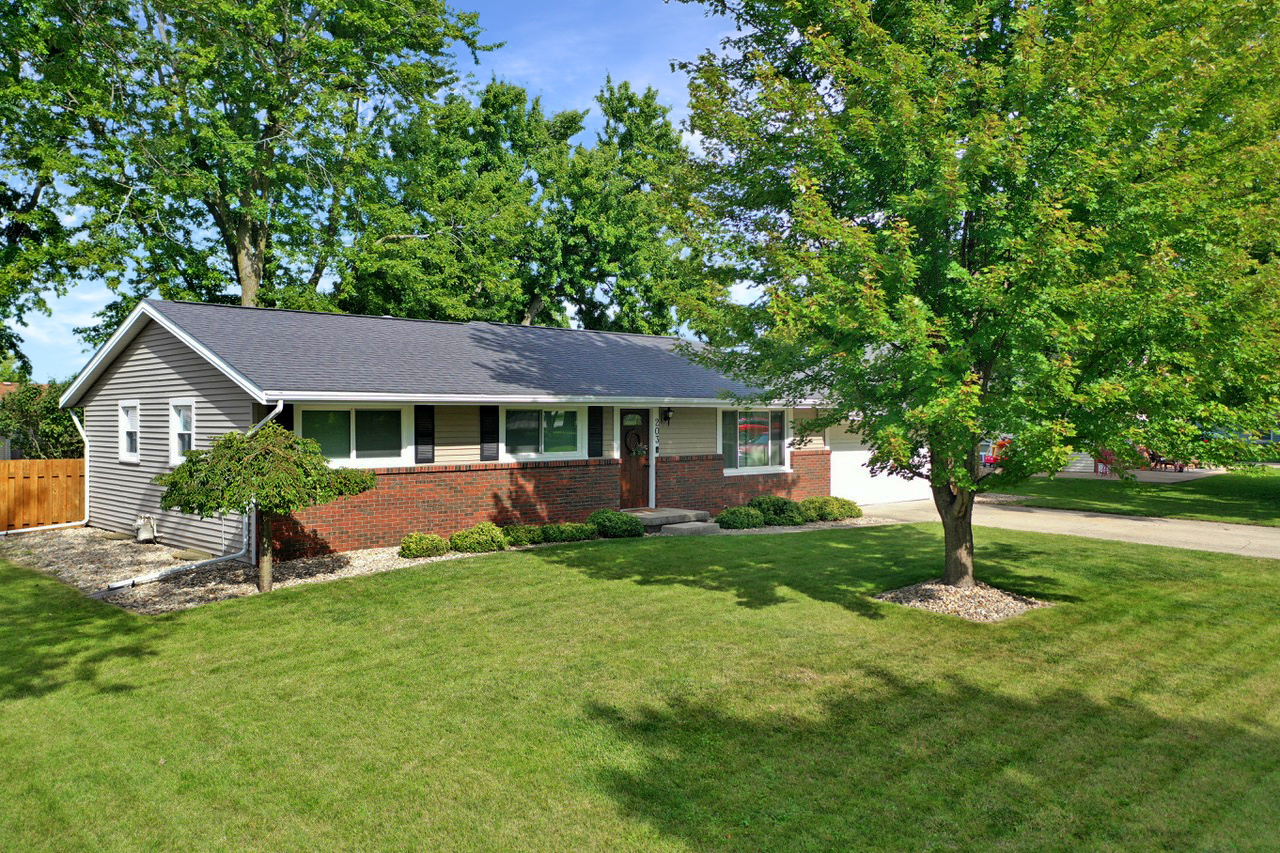 203 North Bone Drive Normal, IL 61761 - Photo 3 of 54