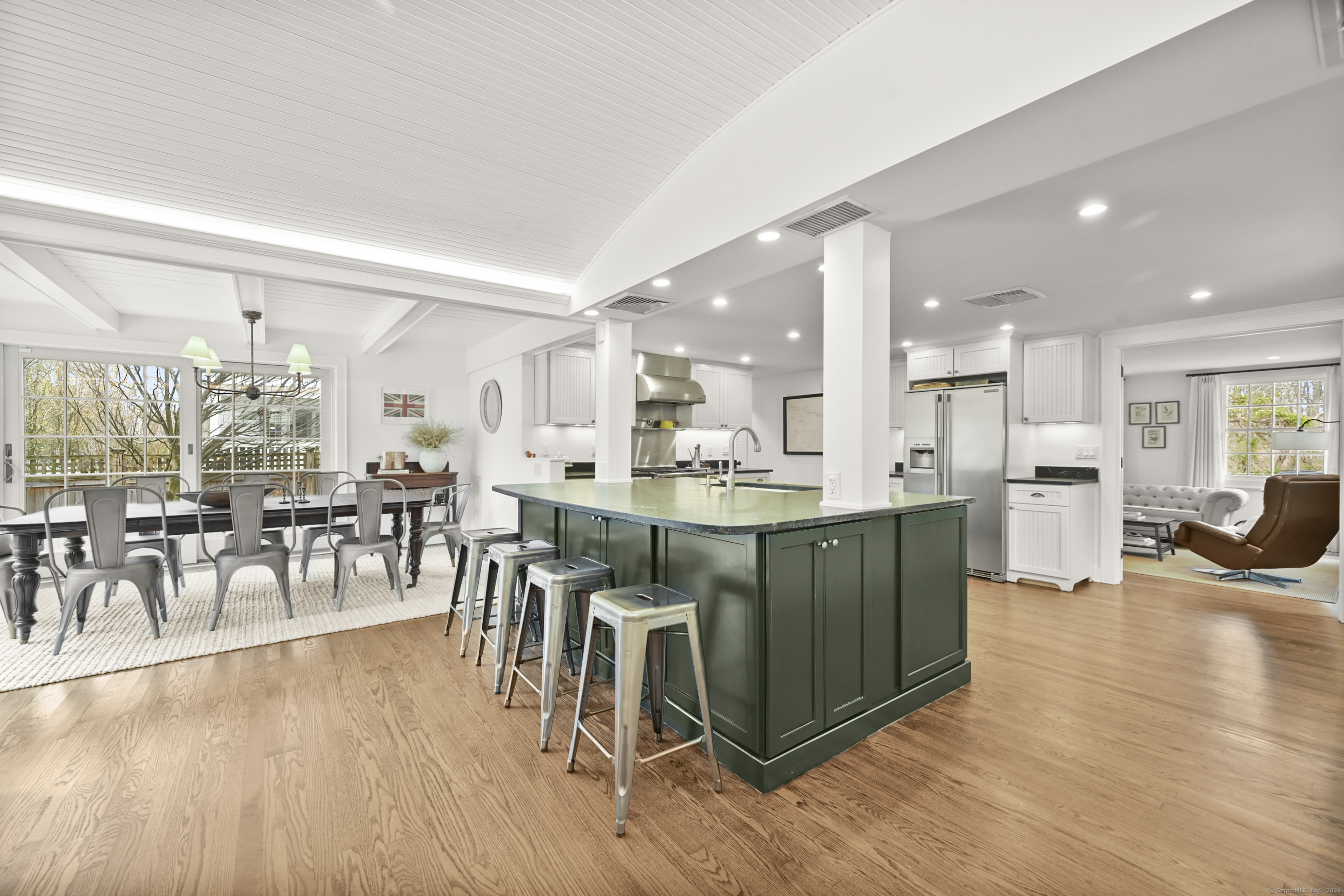 104 Roton Avenue Norwalk, CT 06853 - Photo 7 of 40