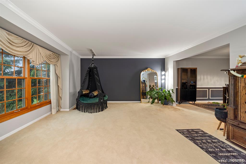3945 Red Root Road Lake Orion, MI 48360 - Photo 4 of 54