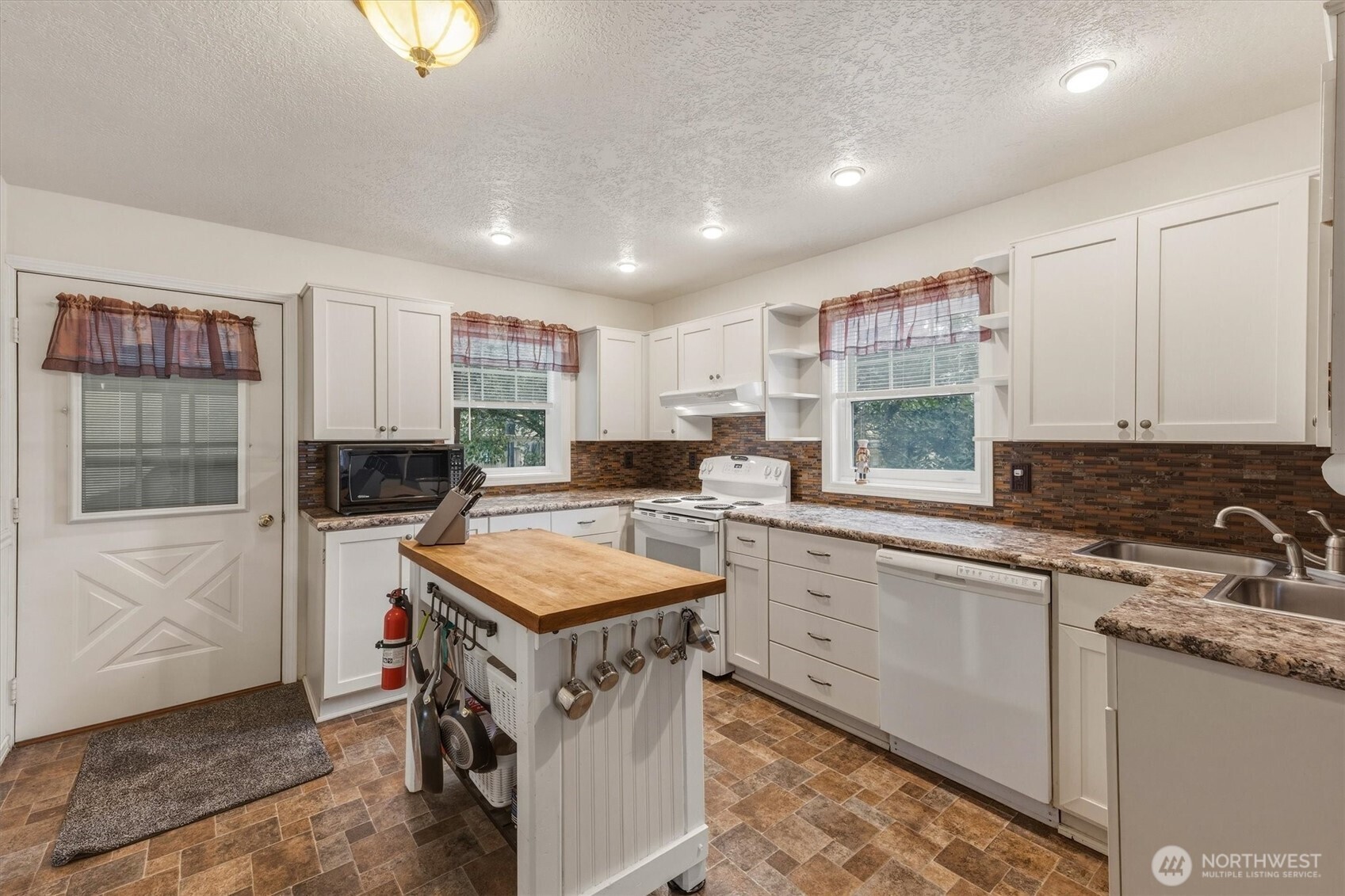 1656 Bishop Road Chehalis, WA 98532 - Photo 9 of 31 Gallery Image 9