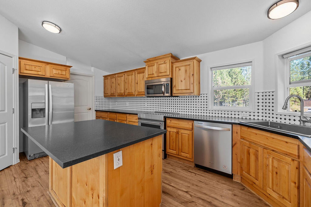 55053 Tamarack Road Bend, OR 97707 - Photo 14 of 41 14