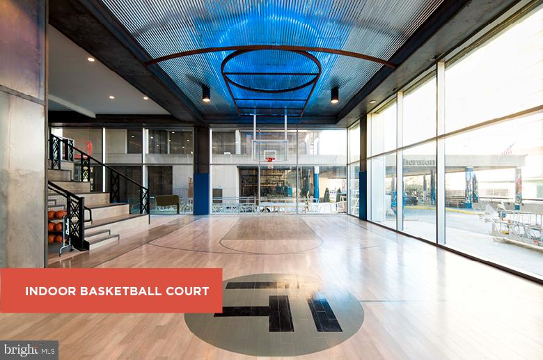 200 North 16th Street, Unit 724 Philadelphia, PA 19102 - Photo 20 of 31 a view of a hall with windows