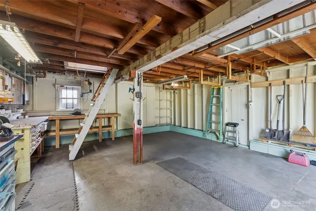 a view of a storage & utility room