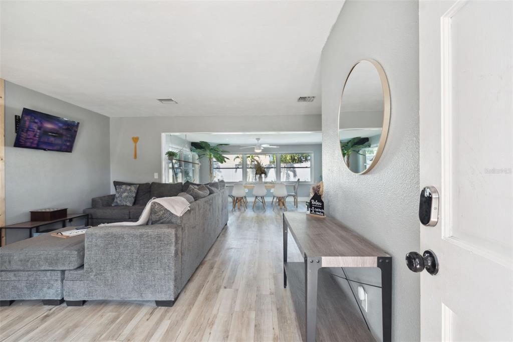 1503 4th Street Southwest Largo, FL 33770 - Photo 18 of 32 Gallery Image 18