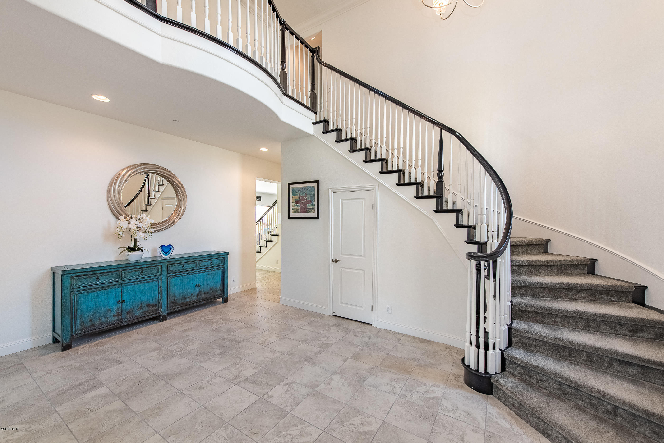 11276 Crenshaw Street Moorpark, CA 93021 - Photo 7 of 52 a view of entryway and hall