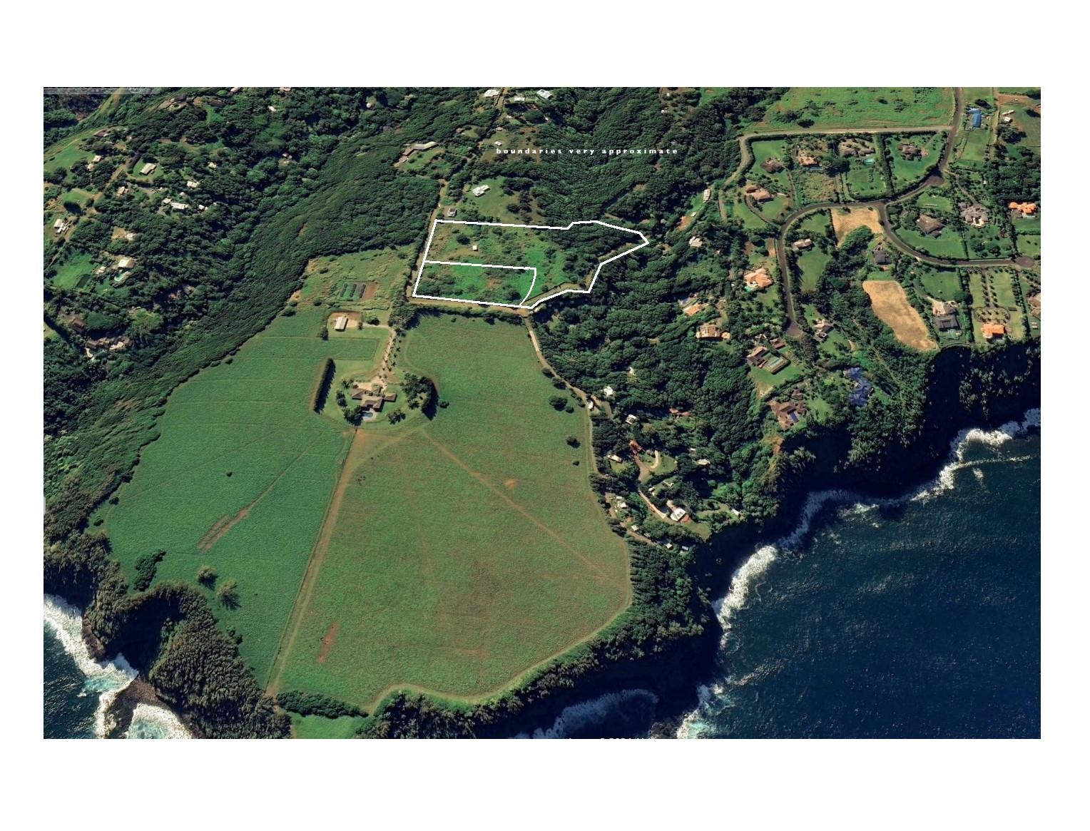 0 Haumana Road, Unit A Haiku, HI 96708 - Photo 23 of 24 a view of a tennis court