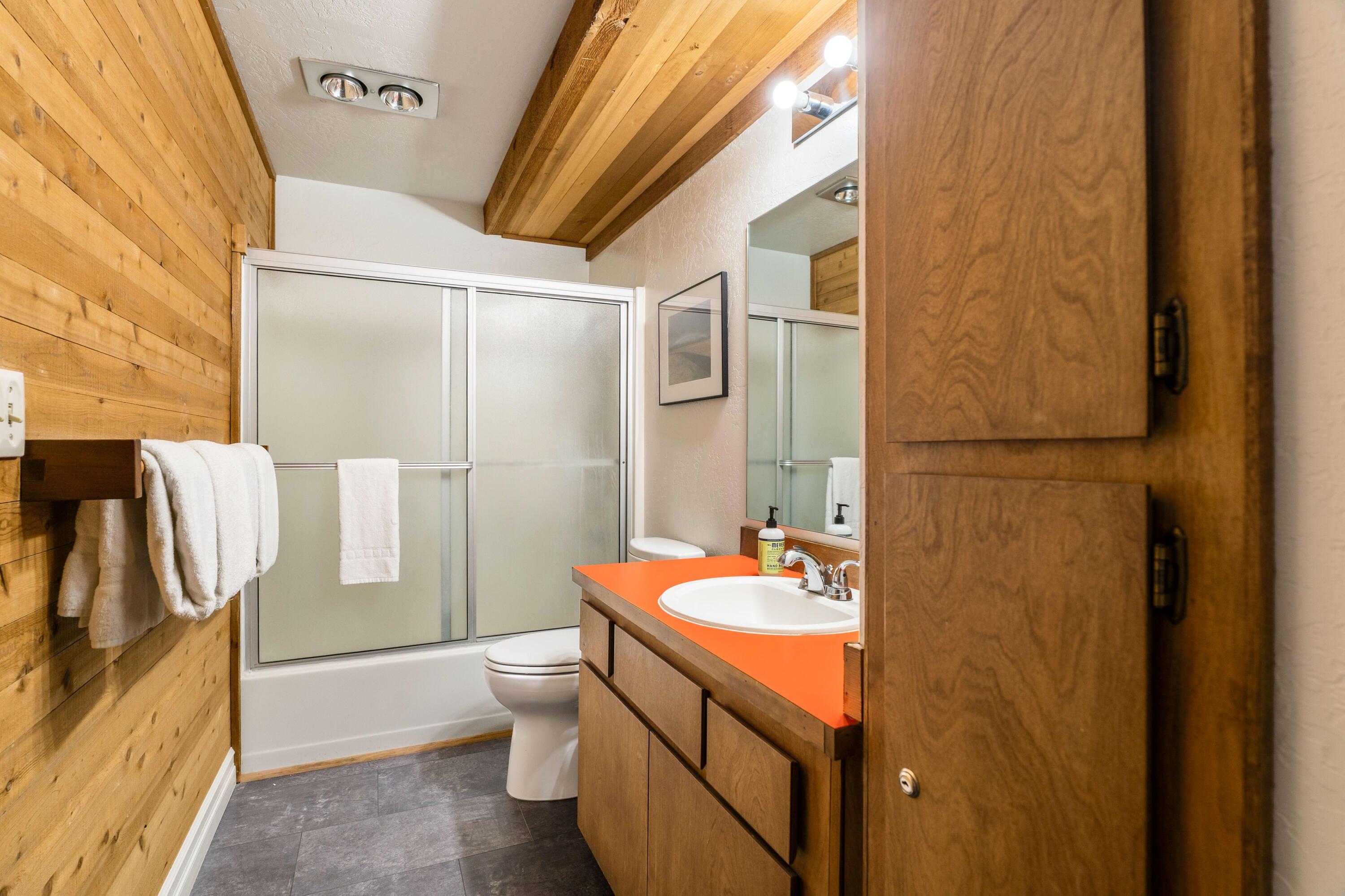 70770 Bitter Root Black Butte Ranch, OR 97759 - Photo 12 of 19 12-Bathroom