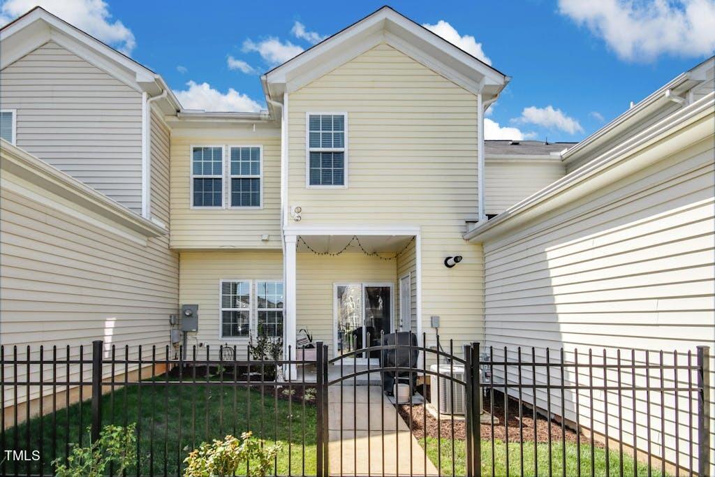 1013 Ileagnes Road Raleigh, NC 27603 - Photo 31 of 37 034-459523-1013_Ileagnes_Road_IMG_3337_H