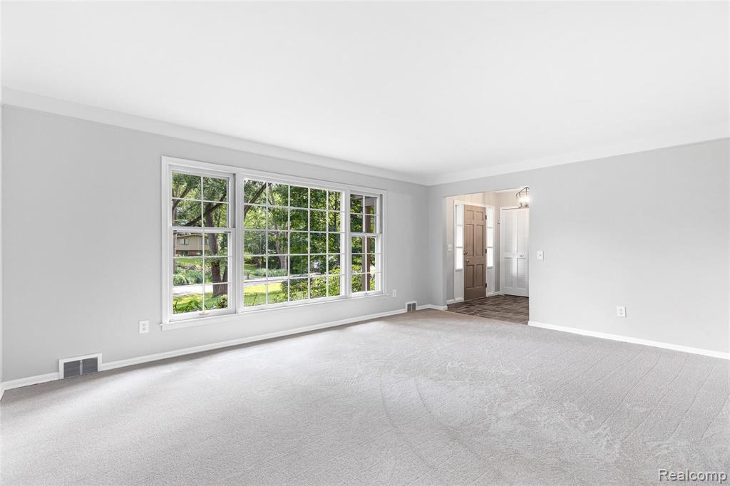 2504 New England Drive Rochester Hills, MI 48309 - Photo 27 of 47