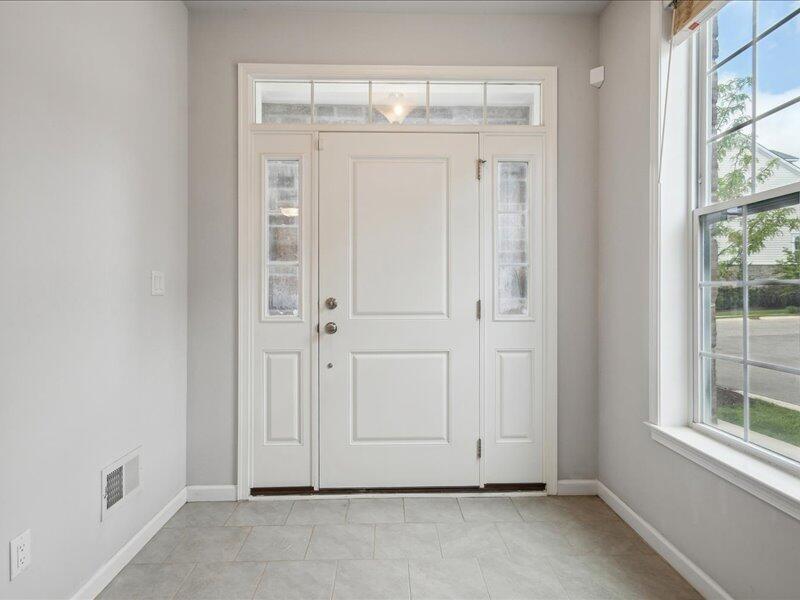 2805 Rathmore Ln. Ann Arbor, MI 48105 - Photo 5 of 45 06-2805-Rathmore-Ln--Ann-Arbor-MI-48105-