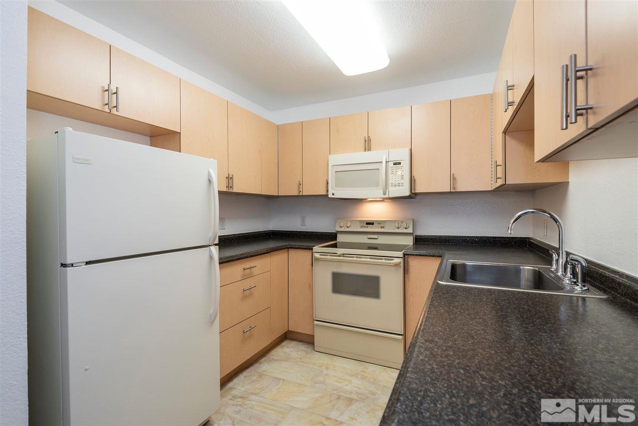 2100 Highview Court, Unit 7 Reno, NV 89512 - Photo 5 of 15 Photo 5