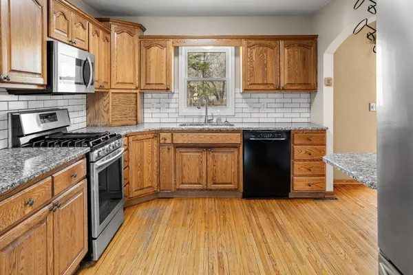 $425,000 | 906 Sheyenne Street, West Fargo, ND 58078