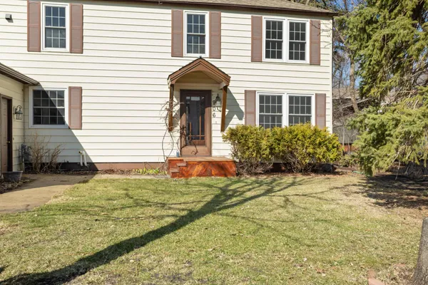 $425,000 | 906 Sheyenne Street, West Fargo, ND 58078