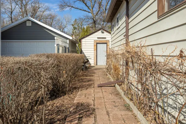 $425,000 | 906 Sheyenne Street, West Fargo, ND 58078