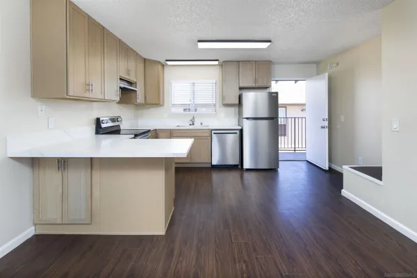 $2,100 | 975 East Washington Avenue, Unit E, El Cajon, CA 92020