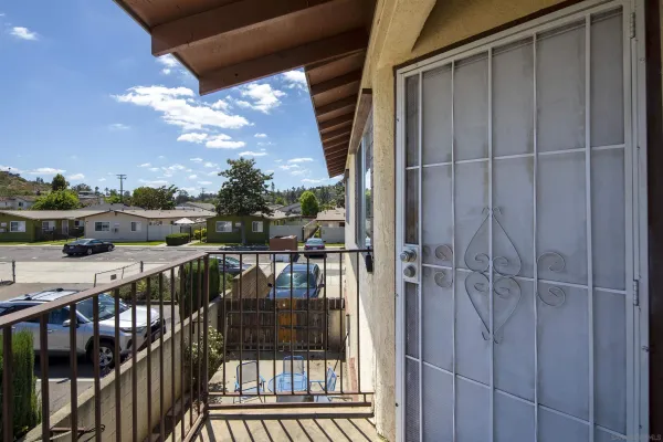 $2,100 | 975 East Washington Avenue, Unit E, El Cajon, CA 92020
