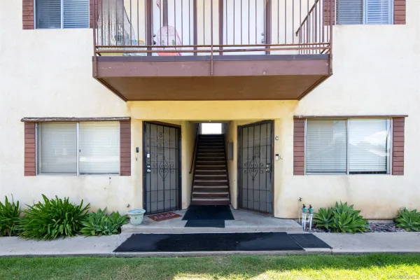$2,100 | 975 East Washington Avenue, Unit E, El Cajon, CA 92020