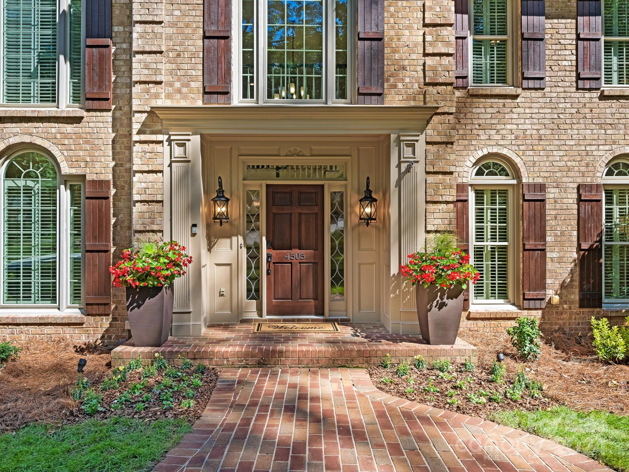 4505 Nora's Path Road Charlotte, NC 28226 - Photo 4 of 48 Gallery Image 4
