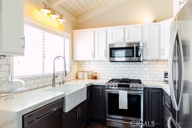 707 1/2 Heliotrope Avenue Corona del Mar, CA 92625 - Photo 4 of 21