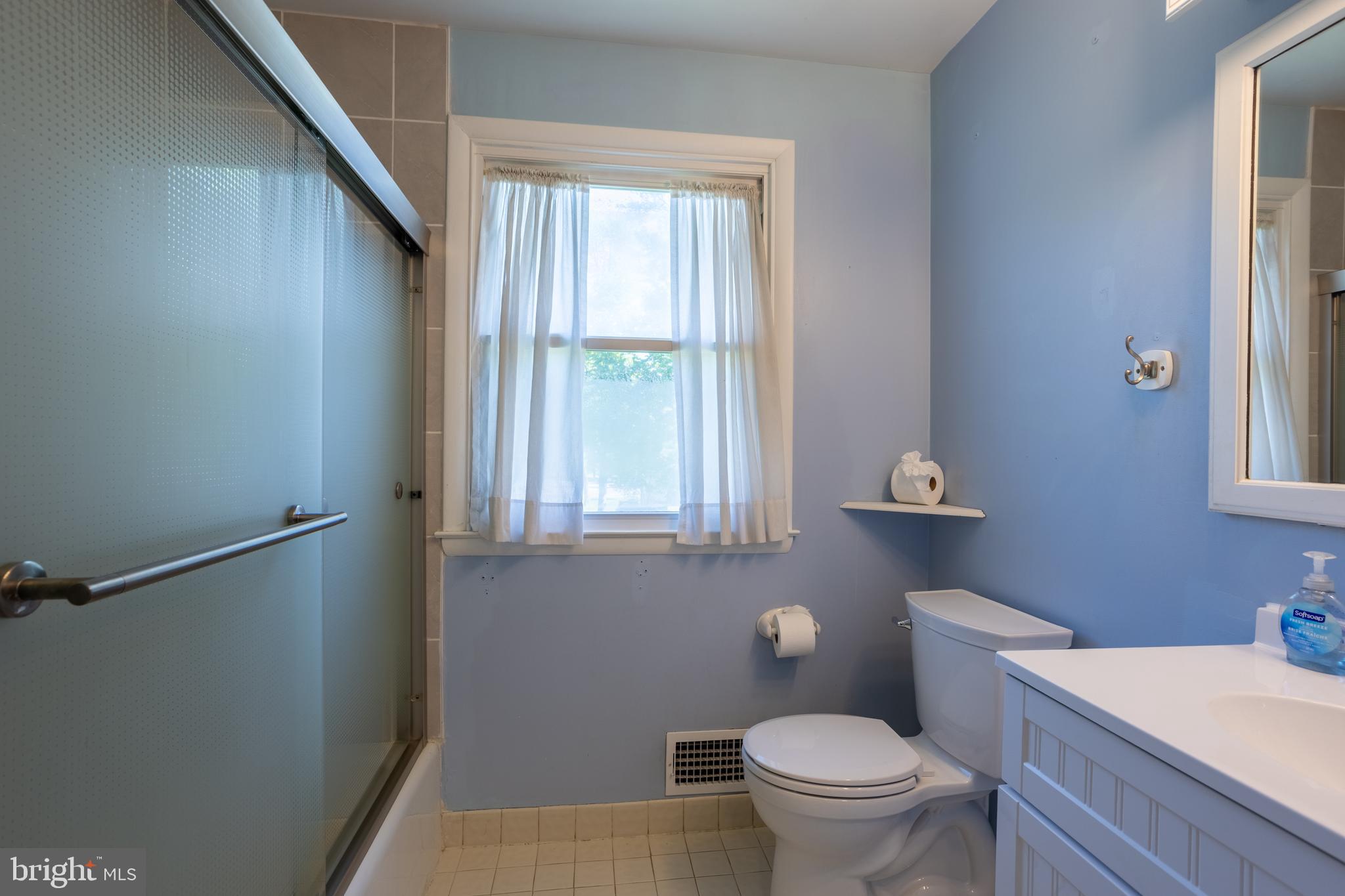 217 Brightdale Road Lutherville-Timonium, MD 21093 - Photo 24 of 29 Hall Bath (Full)