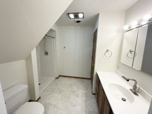 3344 Lake Drive Hartford, WI 53027 - Photo 18 of 36 Updated Master BA