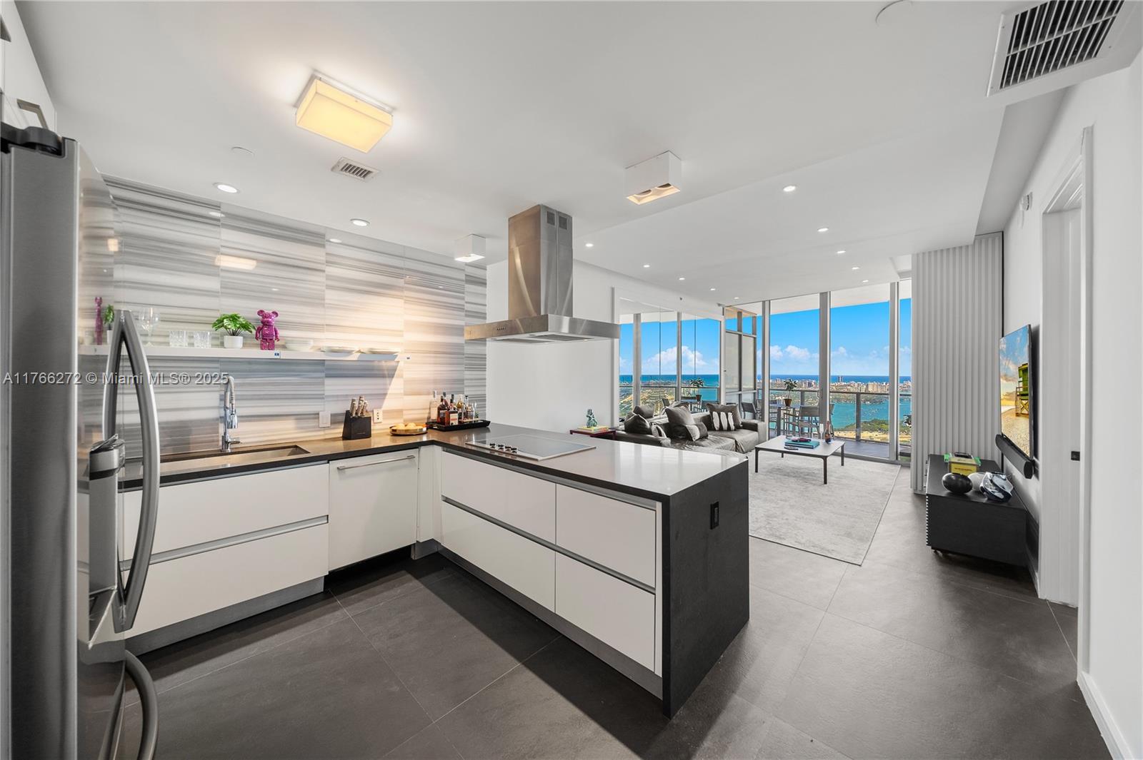 1100 Biscayne Boulevard, Unit 5303 Miami, FL 33132 - Photo 4 of 40