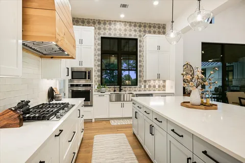 $1,125,000 | 11 Peace Pipe, Wimberley, TX 78676