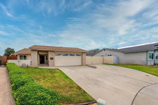 $850,000 | 1549 Robbiejean Place, El Cajon, CA 92019