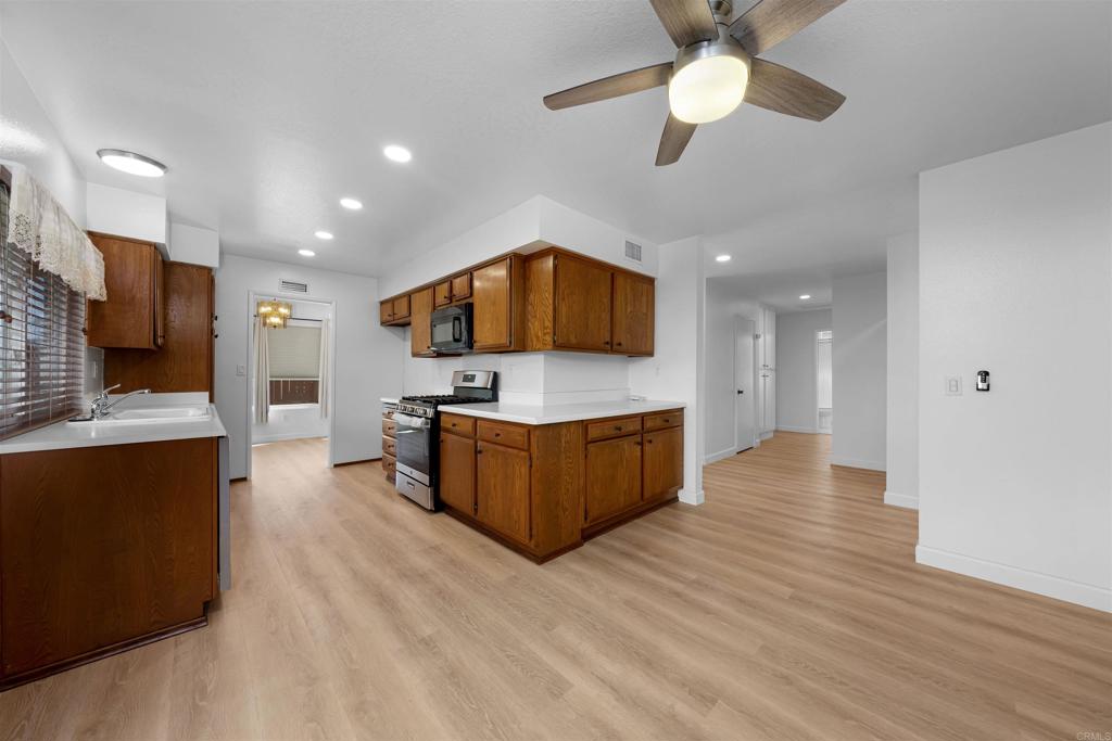 1549 Robbiejean Place El Cajon, CA 92019 - Photo 7 of 28