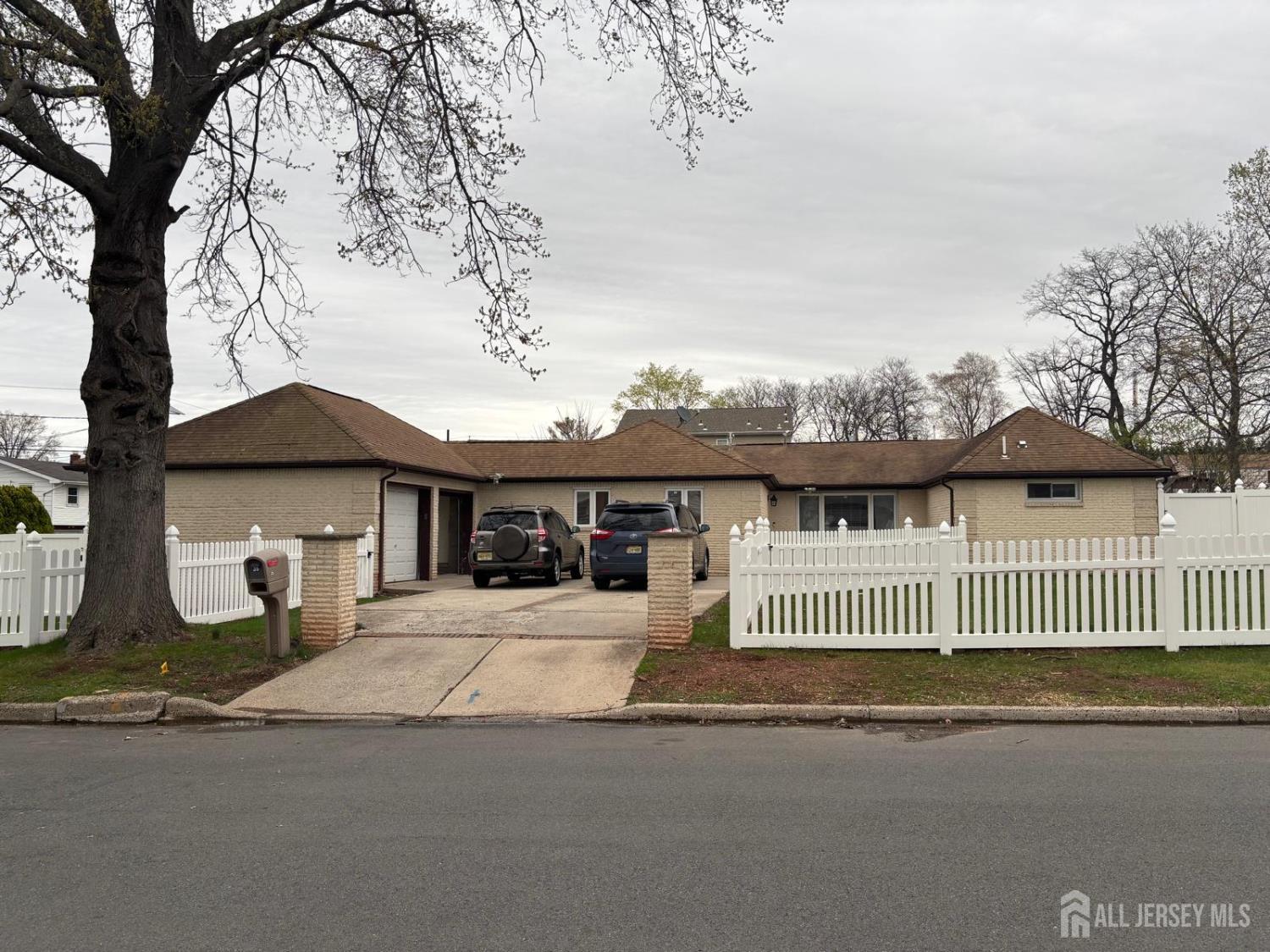 35 Clark Avenue Edison, NJ 08817 - Photo 1 of 35