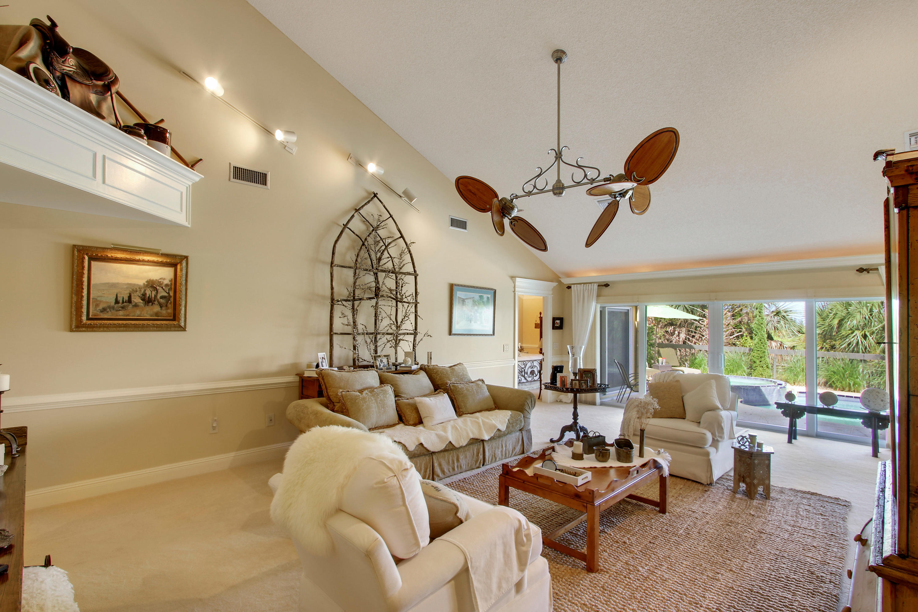 317 Ridge Road Jupiter, FL 33477 - Photo 4 of 33 Living Room Bright and Airy
