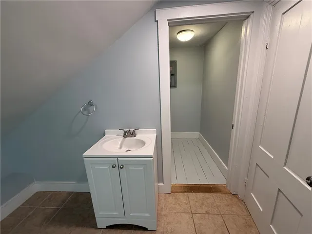 $3,800 | 37 Royal Street, Unit 2, Providence, RI 02906