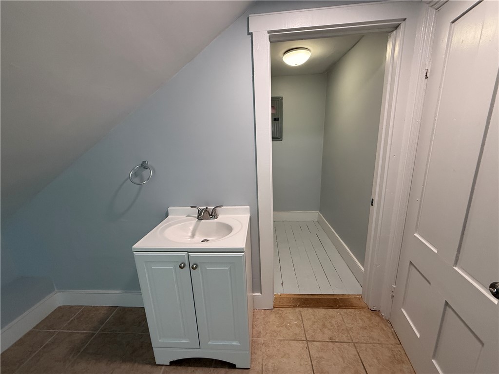 37 Royal Street, Unit 2 Providence, RI 02906 - Photo 23 of 27