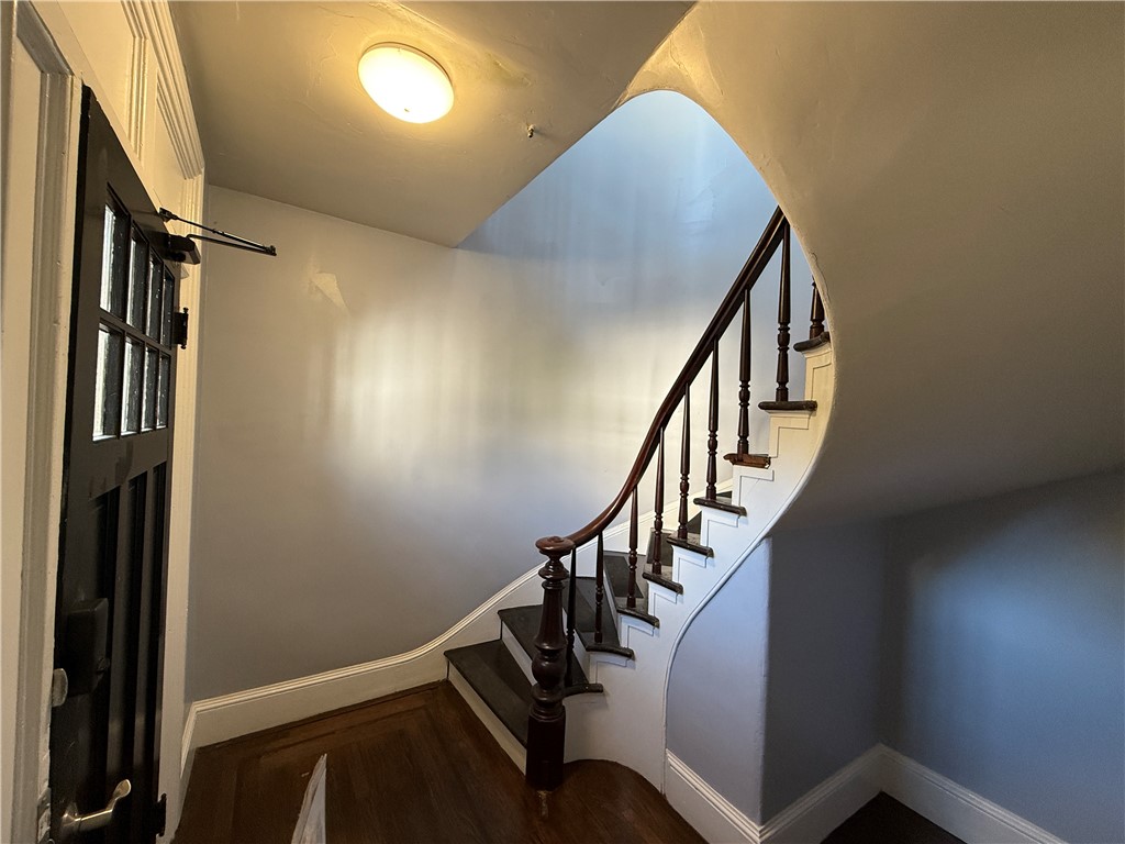 37 Royal Street, Unit 2 Providence, RI 02906 - Photo 3 of 27