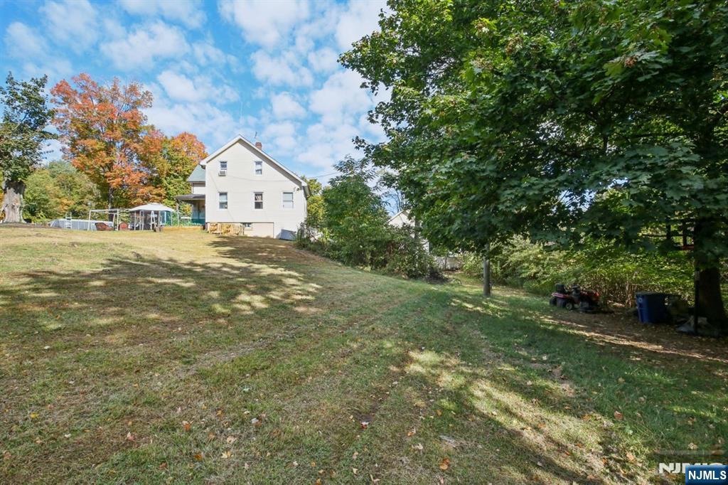 369 Queens Court Ridgewood, NJ 07450 - Photo 26 of 40