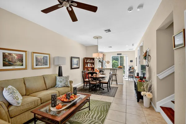$382,500 | 7476 Sarentino Lane, Unit 121, Boynton Beach, FL 33437
