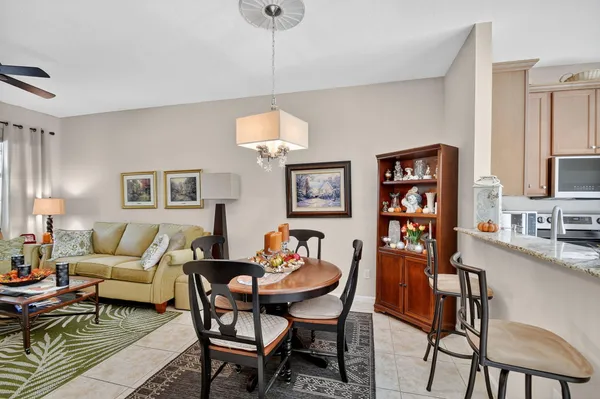 $382,500 | 7476 Sarentino Lane, Unit 121, Boynton Beach, FL 33437