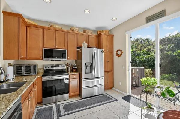 $382,500 | 7476 Sarentino Lane, Unit 121, Boynton Beach, FL 33437