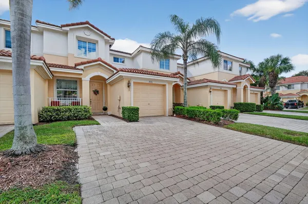 $382,500 | 7476 Sarentino Lane, Unit 121, Boynton Beach, FL 33437