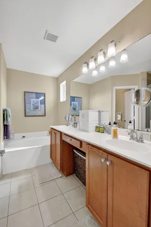 $382,500 | 7476 Sarentino Lane, Unit 121, Boynton Beach, FL 33437