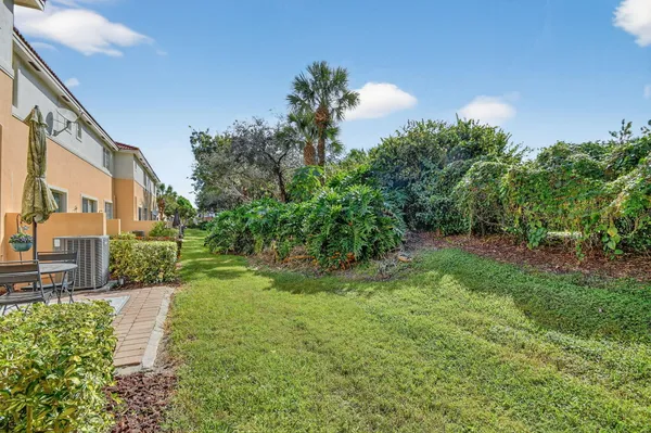 $382,500 | 7476 Sarentino Lane, Unit 121, Boynton Beach, FL 33437