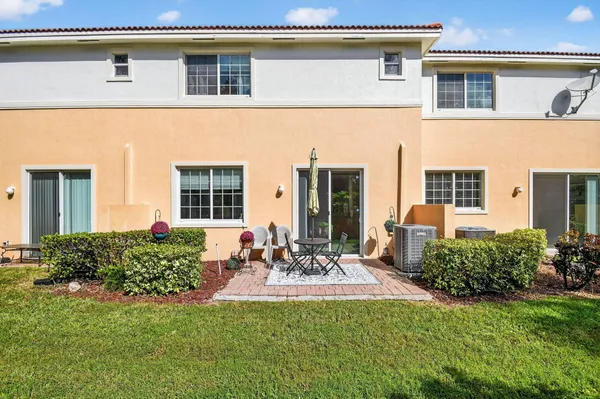 $382,500 | 7476 Sarentino Lane, Unit 121, Boynton Beach, FL 33437