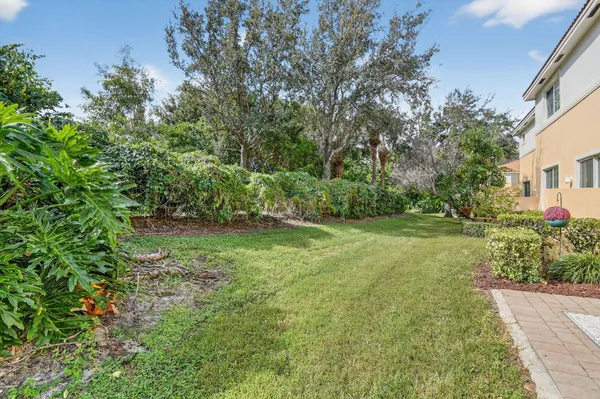 $382,500 | 7476 Sarentino Lane, Unit 121, Boynton Beach, FL 33437