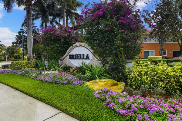 $382,500 | 7476 Sarentino Lane, Unit 121, Boynton Beach, FL 33437