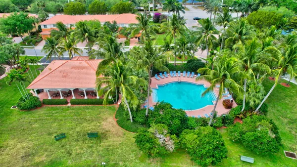 $382,500 | 7476 Sarentino Lane, Unit 121, Boynton Beach, FL 33437