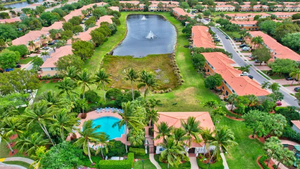 $382,500 | 7476 Sarentino Lane, Unit 121, Boynton Beach, FL 33437
