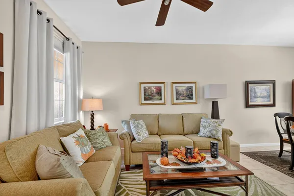 $382,500 | 7476 Sarentino Lane, Unit 121, Boynton Beach, FL 33437