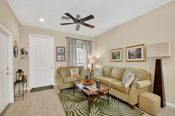 $382,500 | 7476 Sarentino Lane, Unit 121, Boynton Beach, FL 33437